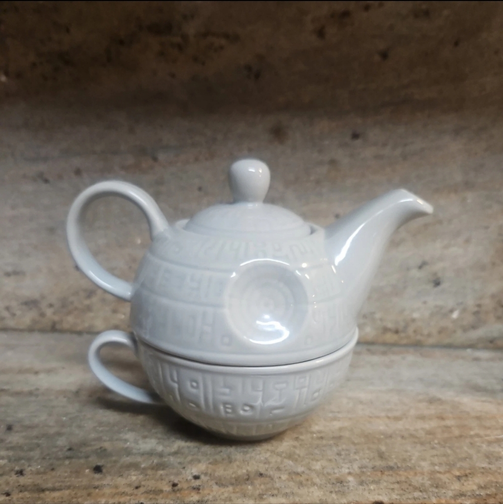 Disney STAR WARS Death Star Teapot and Mug Set